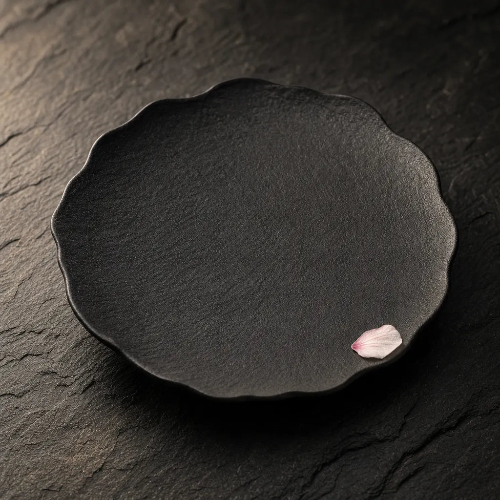 Assiette Petale Onyx - Ardoise wabi-sabi petale cerisier