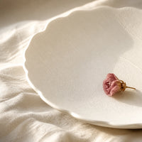 Assiette Petale Albatre - Lin blanc froisse fleur sechee